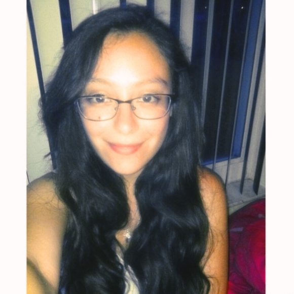 Meet your Posher, Janeliz - Picture 1 of 2